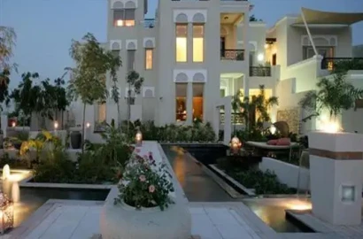 Royal Manor